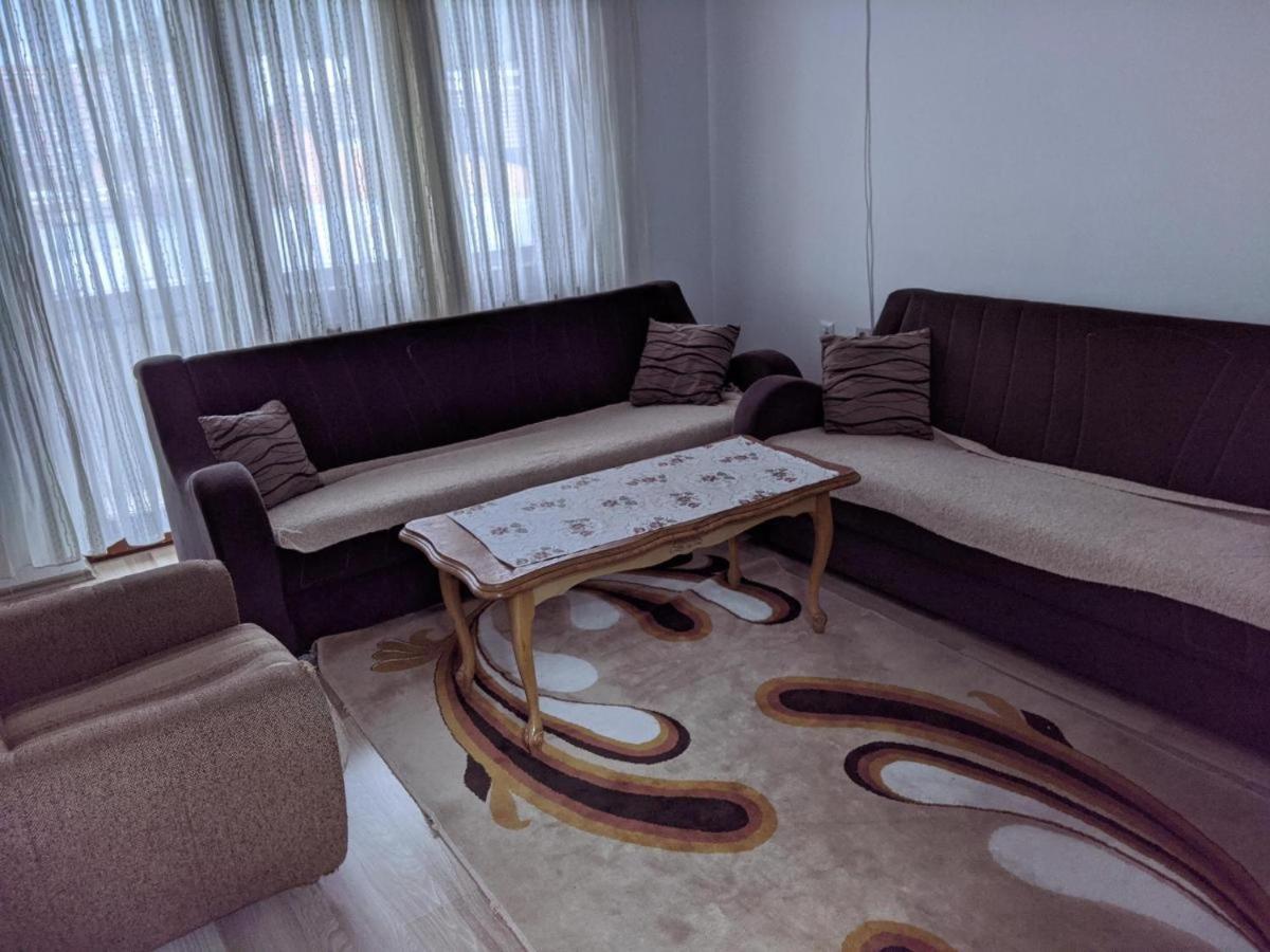 Lovely 1 Bedroom Within Walking Distance, Views Peć Exterior foto